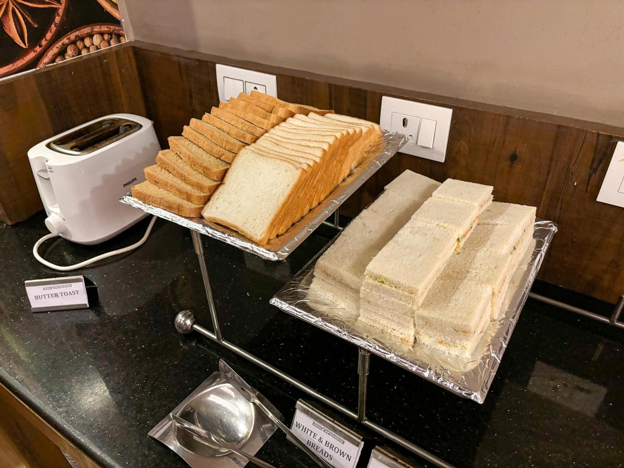 Hotel Oxmo Delhi Airport With Free Airport Transsfer New Delhi Eksteriør bilde